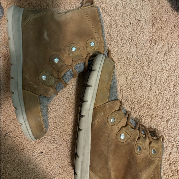 Sorel explore Joan boot. Size 9 - Picture 2 of 8